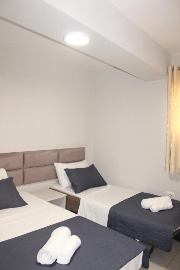 Bebi Hotel And Apartments Sarandë Exterior foto