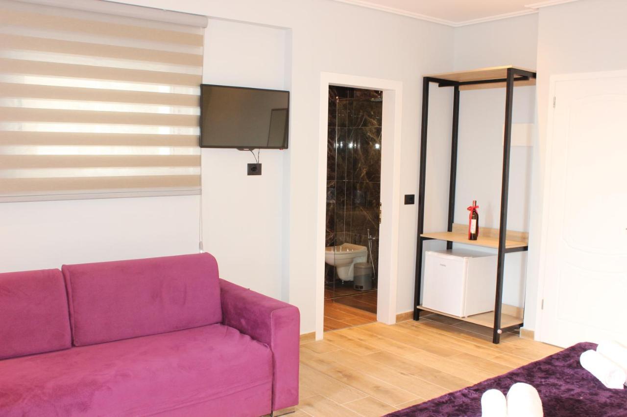 Bebi Hotel And Apartments Sarandë Exterior foto