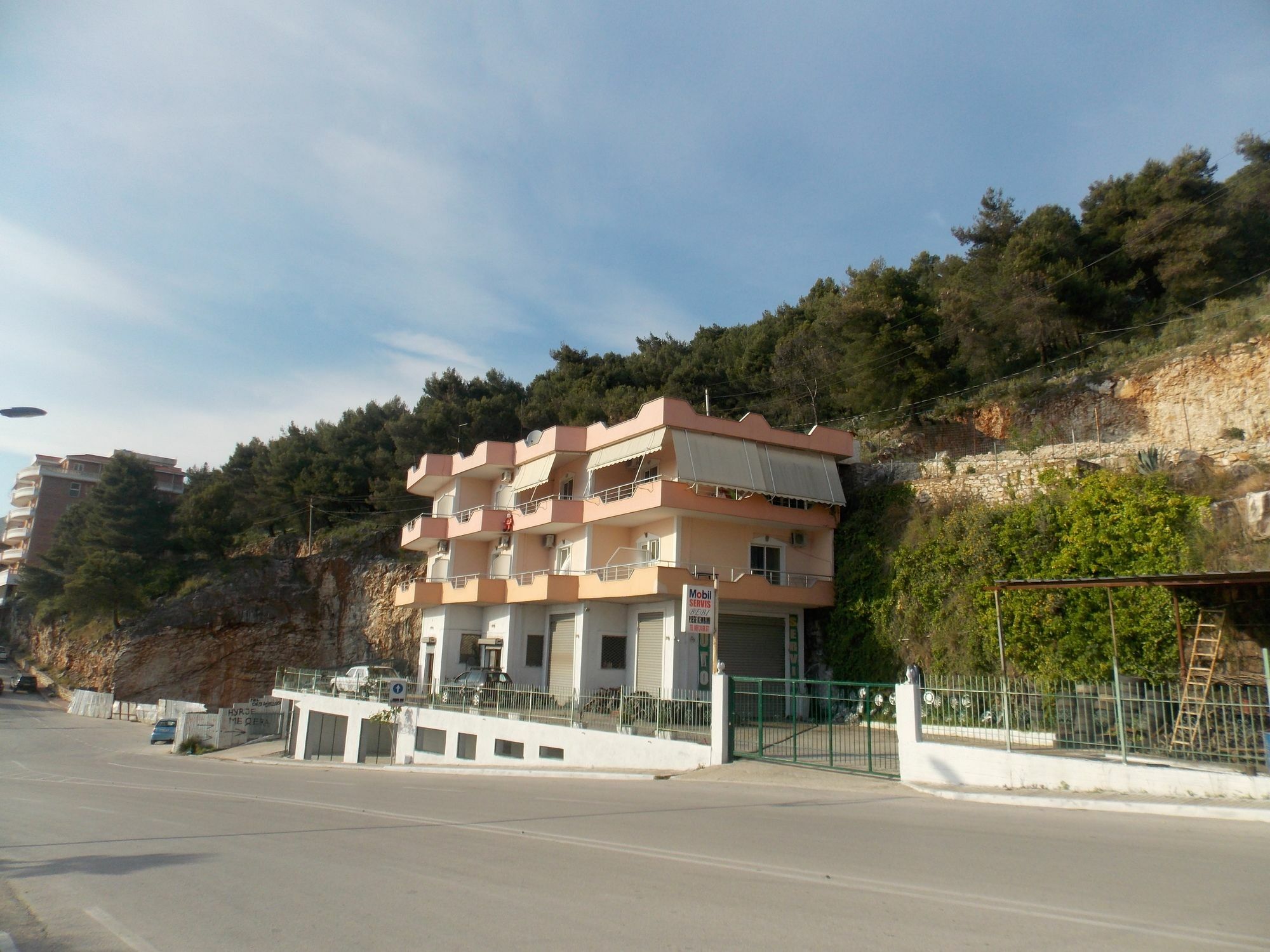 Bebi Hotel And Apartments Sarandë Exterior foto